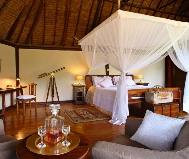 Kenya_Saruni_Mara_Observatory themed_room